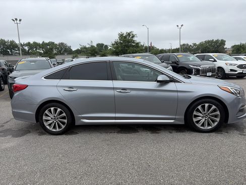 Used 2017 Hyundai Sonata Sport w/ Value Edition Package 02 FWD image 4