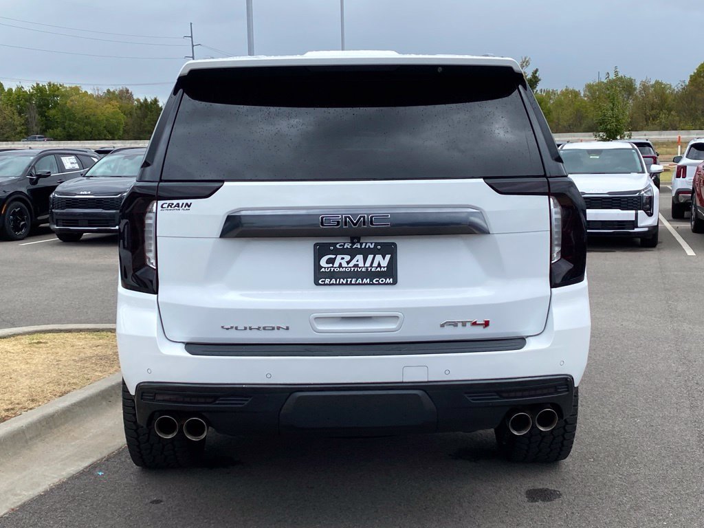 Used 2023 GMC Yukon AT4 w/ AT4 Premium Package AWD/4WD image 6
