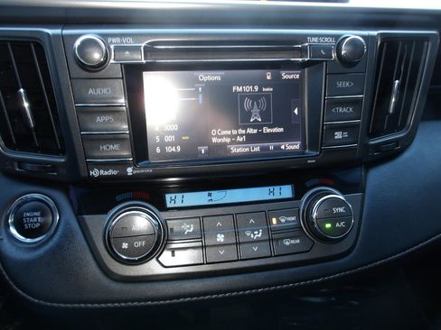 Used 2015 Toyota RAV4 Limited image 19