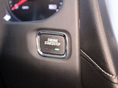 Used 2023 GMC Acadia SLE image 25