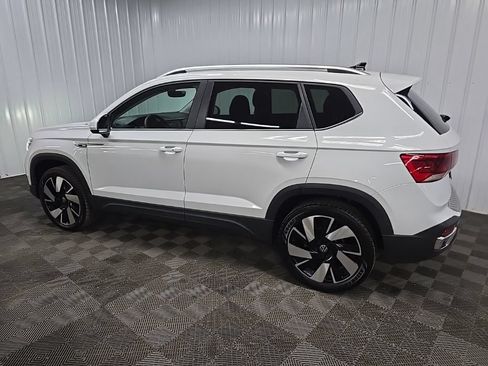 Used 2023 Volkswagen Taos SEL AWD/4WD image 4
