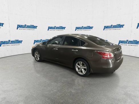 Used 2015 Nissan Altima 2.5 SV w/ Convenience Package FWD image 13