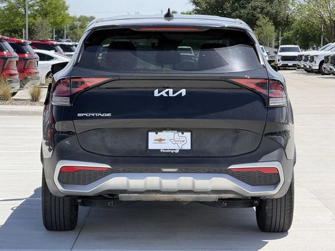 Used 2024 Kia Sportage EX image 4