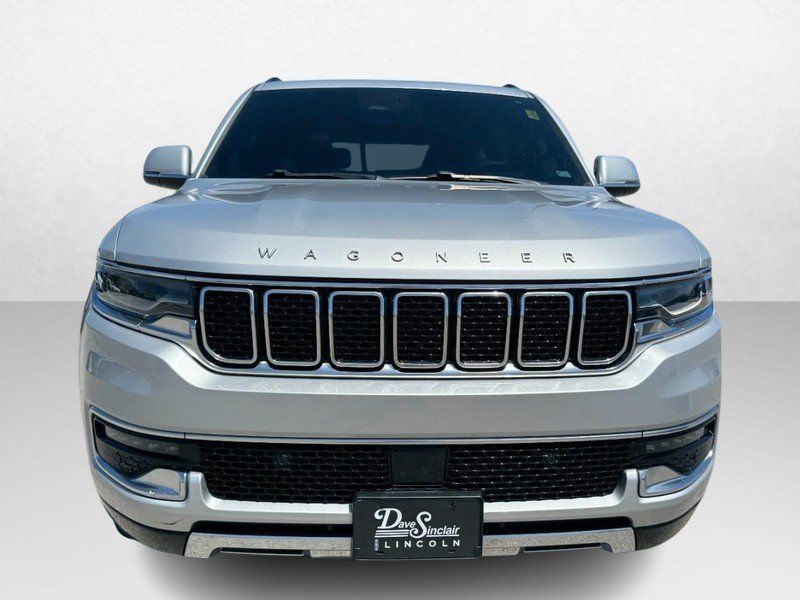 Used 2022 Jeep Wagoneer Series III w/ Premium Group I AWD/4WD image 2
