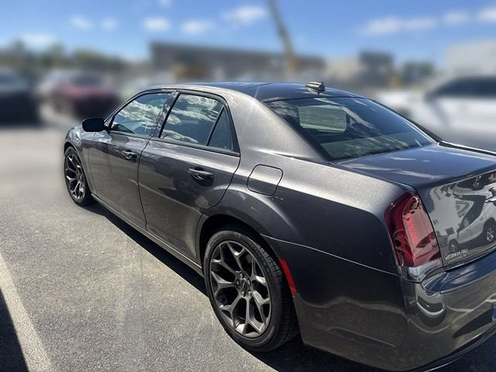 Used 2018 Chrysler 300 S w/ 300S Premium Group RWD image 9