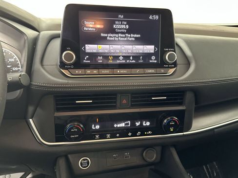 Certified 2023 Nissan Rogue SV FWD image 21
