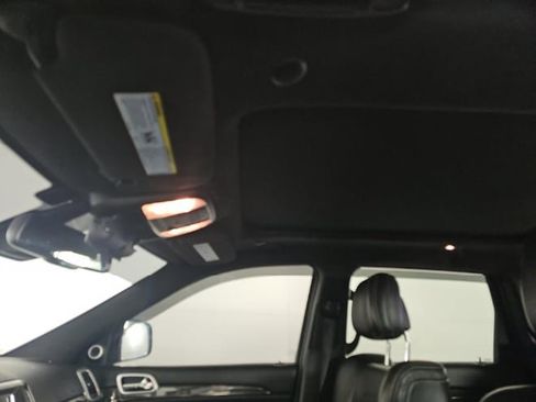 Used 2016 Jeep Grand Cherokee SRT image 14