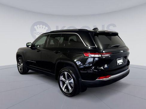 Used 2022 Jeep Grand Cherokee Limited 4xe w/ Luxury Tech Group II AWD/4WD image 4