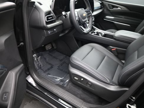 Certified 2026 Chevrolet Traverse LT FWD image 14