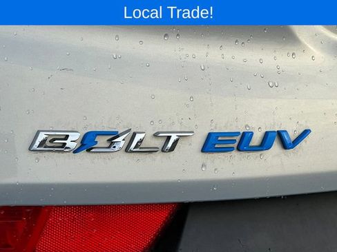 Used 2022 Chevrolet Bolt EUV LT w/ Convenience Package image 2