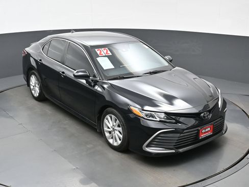 Used 2022 Toyota Camry LE FWD image 33