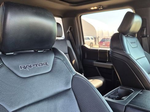 Used 2019 Ford F150 Raptor w/ Equipment Group 802A Luxury AWD/4WD image 17