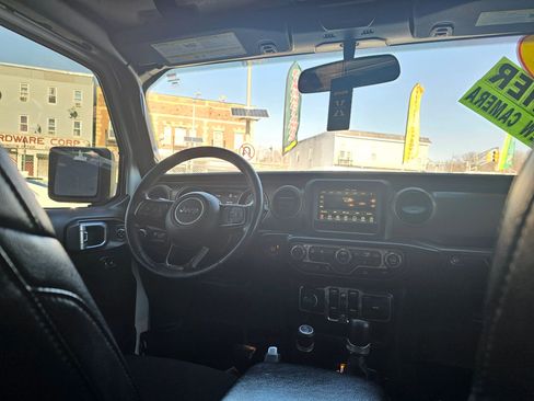 Used 2020 Jeep Wrangler Unlimited Sport image 16