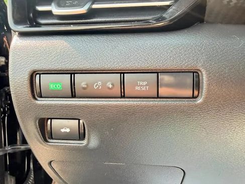 Used 2020 Nissan Sentra SV FWD image 17