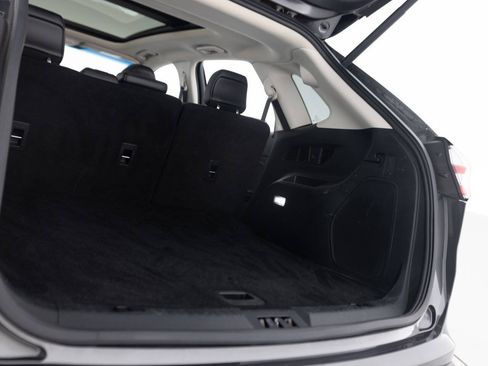 Used 2019 Ford Edge Titanium w/ Equipment Group 301A AWD/4WD image 39