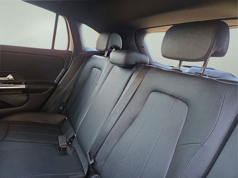 Used 2021 Mercedes-Benz GLA 250 image 21