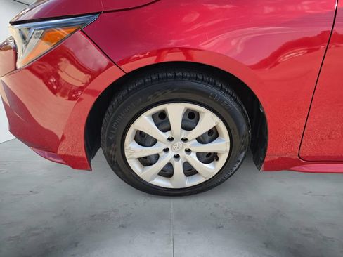 Used 2021 Toyota Corolla LE FWD image 17