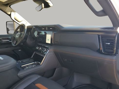 Used 2024 GMC Sierra 2500 AT4 w/ AT4 Premium Plus Package image 14