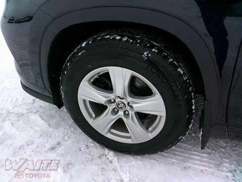 Certified 2022 Toyota Highlander LE image 10