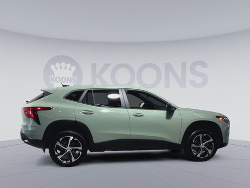 Used 2024 Chevrolet Trax RS w/ Driver Confidence Package image 12