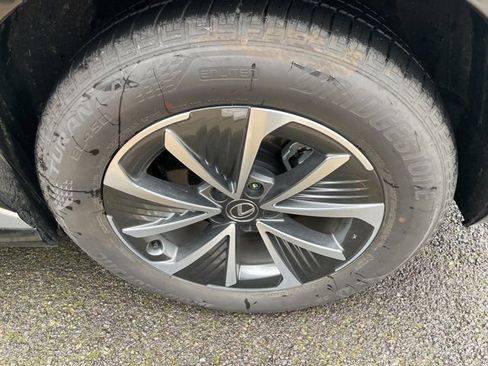 Used 2024 Lexus RZ 450e Premium image 15