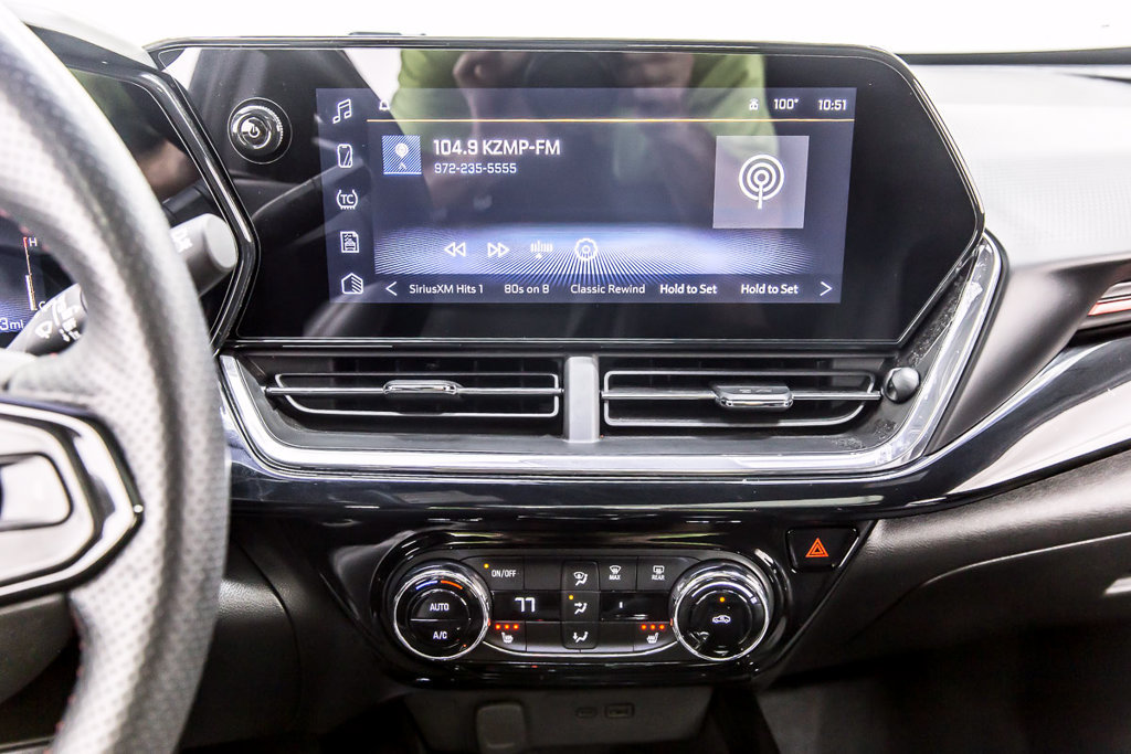 Used 2024 Chevrolet Trax RS w/ Sunroof Package FWD image 19