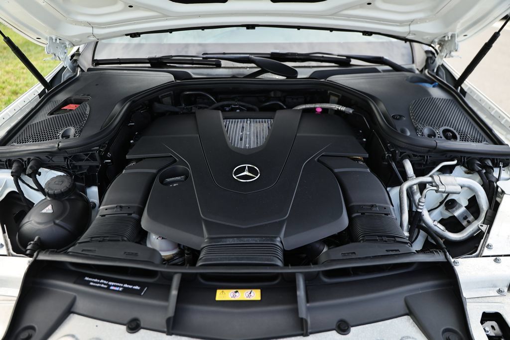 Used 2017 Mercedes-Benz E 400 4MATIC Wagon image 31