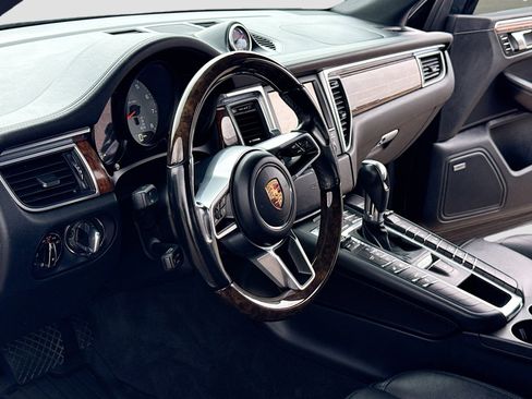 Used 2015 Porsche Macan S AWD/4WD image 4