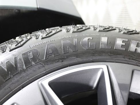 Used 2023 Chevrolet Tahoe Z71 w/ Luxury Package AWD/4WD image 49
