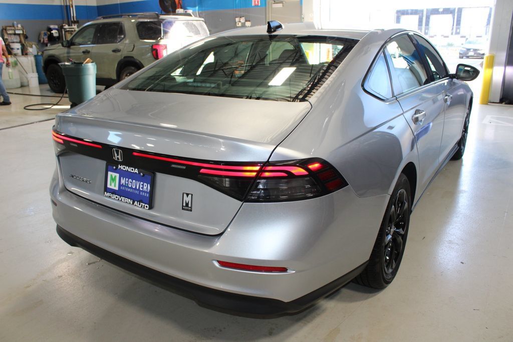 Certified 2025 Honda Accord SE image 25