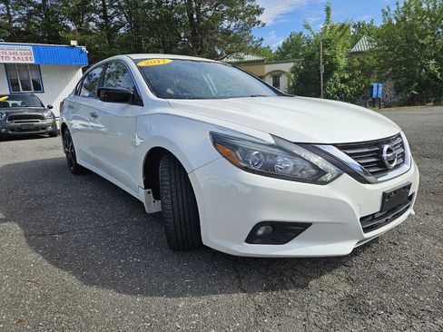 Used 2017 Nissan Altima 2.5 SR w/ Midnight Edition Package FWD image 14