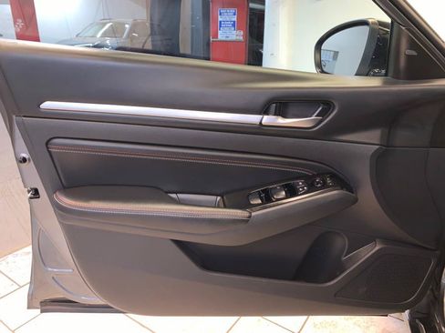 Used 2023 Nissan Altima 2.5 SR w/ SR Premium Package AWD/4WD image 17