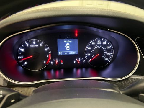 Used 2016 Kia Cadenza Premium image 42