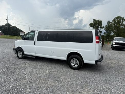 Used 2020 Chevrolet Express 3500 LT w/ LT Preferred Equipment Group RWD image 3