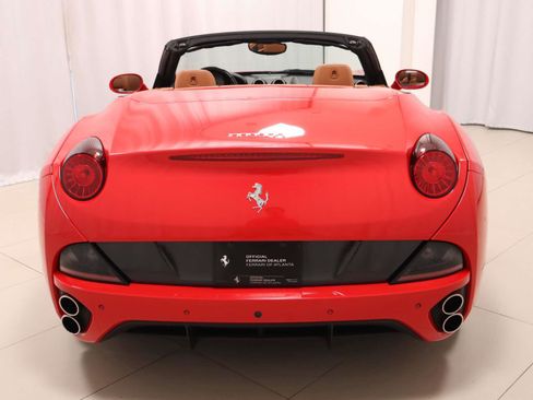 Used 2014 Ferrari California RWD image 12