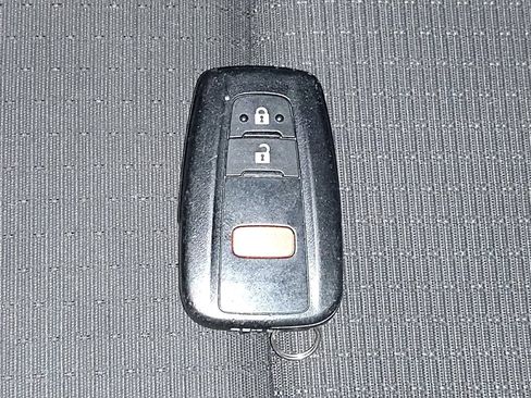 Used 2019 Toyota C-HR XLE FWD image 32