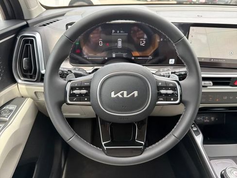 Certified 2025 Kia Sorento EX FWD image 10