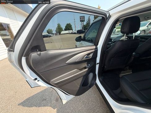 Used 2021 Chevrolet TrailBlazer LT w/ Premium Seating Package FWD image 20