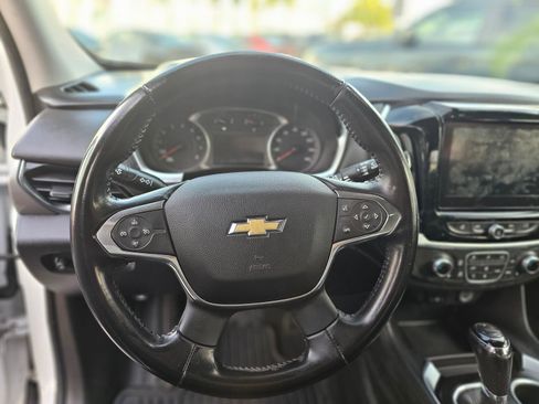 Used 2020 Chevrolet Traverse LT image 21