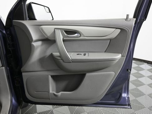 Used 2014 Chevrolet Traverse LS FWD image 25