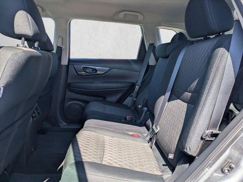 Used 2020 Nissan Rogue S FWD image 17