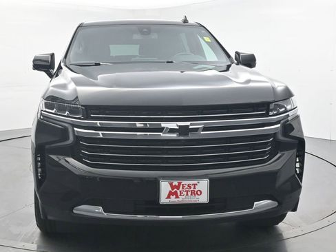 Used 2022 Chevrolet Suburban LT w/ Luxury Package image 28