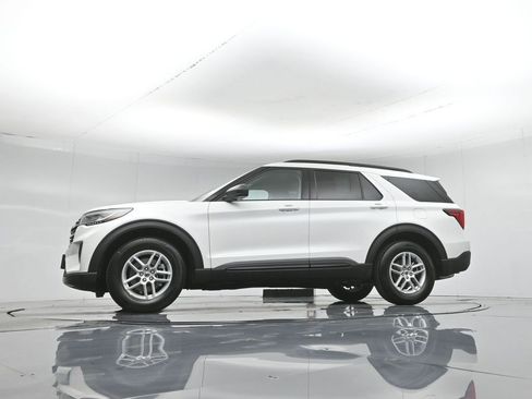 New 2026 Ford Explorer Active RWD image 51