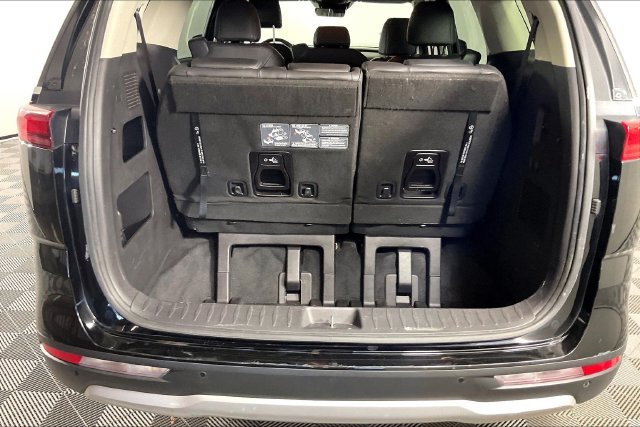 Used 2022 Kia Carnival LX FWD image 28