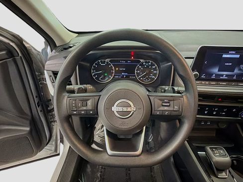 Used 2024 Nissan Rogue S AWD/4WD image 13