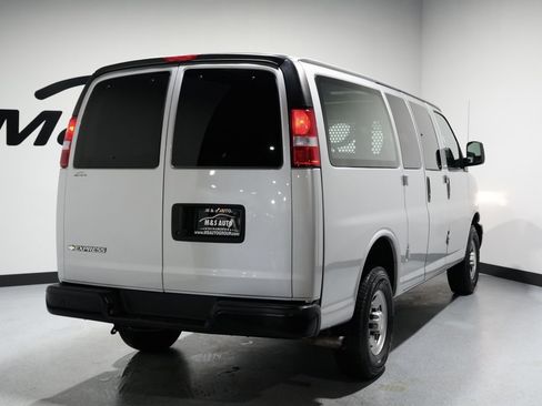 Used 2024 Chevrolet Express 2500 w/ Driver Convenience Package image 8