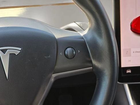 Used 2018 Tesla Model 3 Long Range RWD image 23