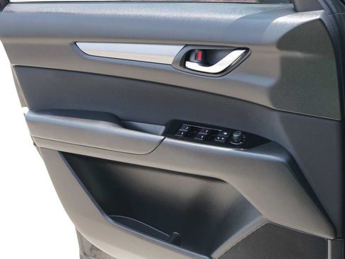 Used 2018 MAZDA CX-5 Sport FWD image 16