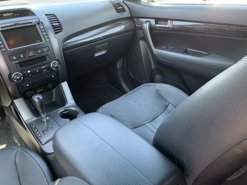 Used 2012 Kia Sorento SX image 23