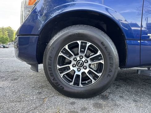 Used 2024 Nissan Titan SV RWD image 11